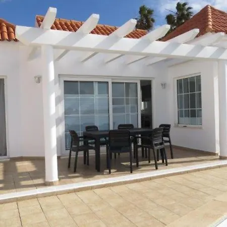 Cottage, La Pared